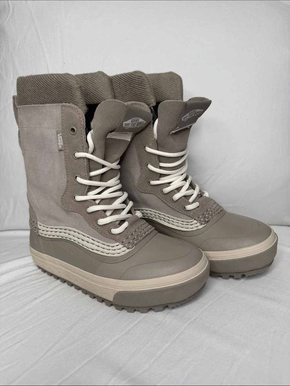 Women's size 5.5 / Men's size 4 Vans Taupe/Off-White High-Top Lace-Up MTE Boots